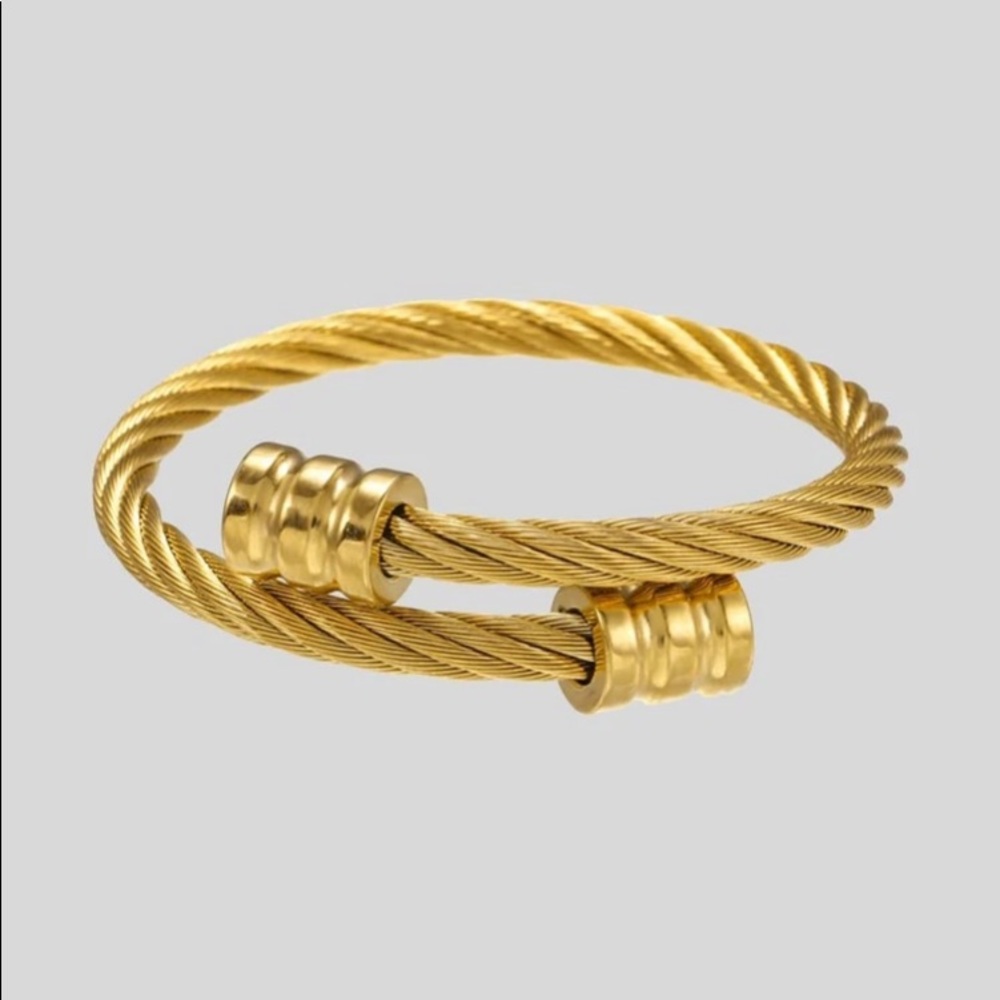 Brand new bracelet
